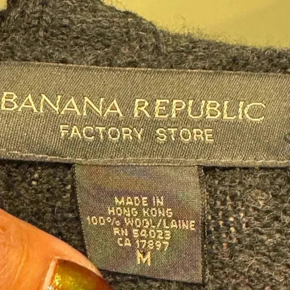 Banana Republic %100 Wool Sweater Gray with Black Stripe - Size Medium - Picture 3 of 3